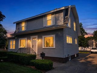117 S West, Hillsdale City, MI 49242