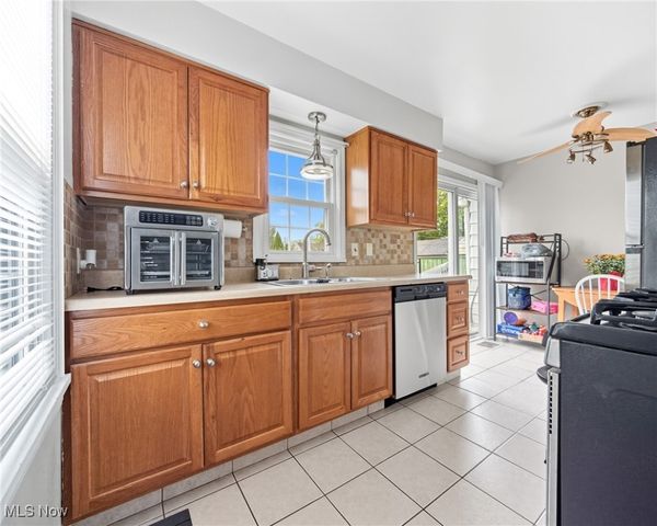 753 Packard Street NW, Warren, OH 44483