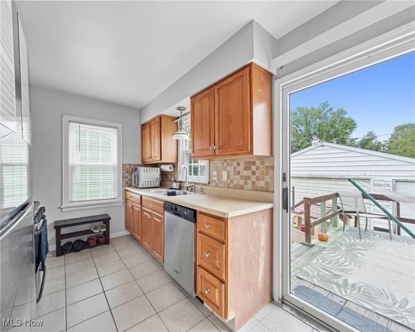 753 Packard Street NW, Warren, OH 44483