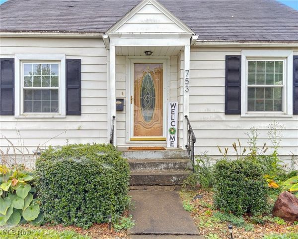 753 Packard Street NW, Warren, OH 44483