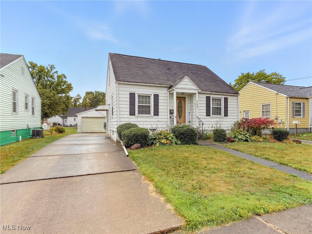 753 Packard Street NW, Warren, OH 44483