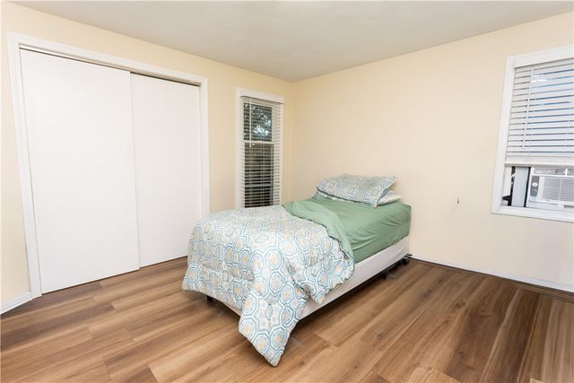 986 Knotty Oak Road, Coventry, RI 02816