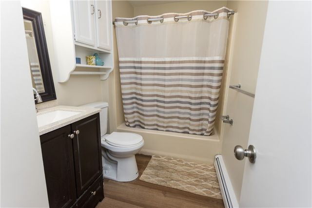 986 Knotty Oak Road, Coventry, RI 02816