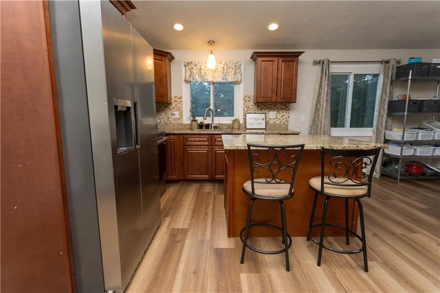 986 Knotty Oak Road, Coventry, RI 02816