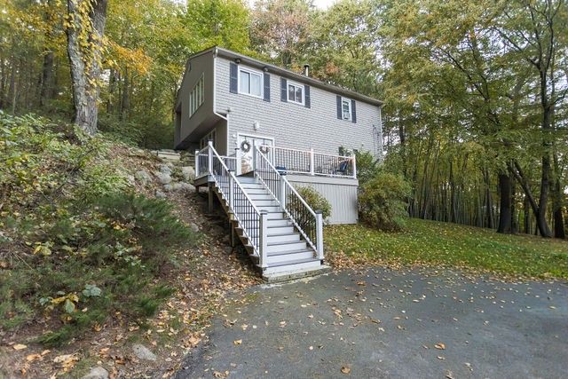 986 Knotty Oak Road, Coventry, RI 02816