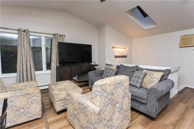 986 Knotty Oak Road, Coventry, RI 02816