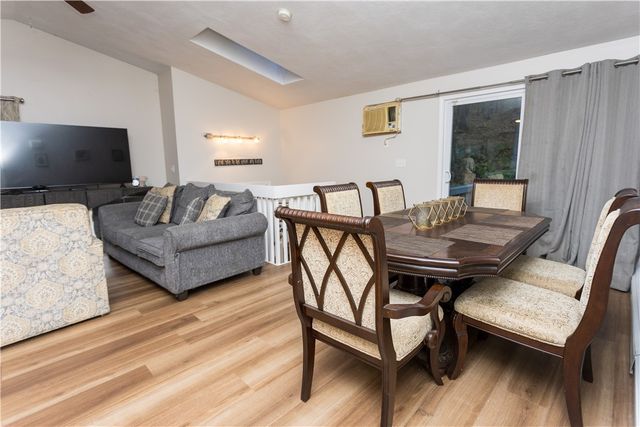 986 Knotty Oak Road, Coventry, RI 02816