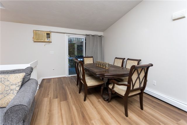 986 Knotty Oak Road, Coventry, RI 02816