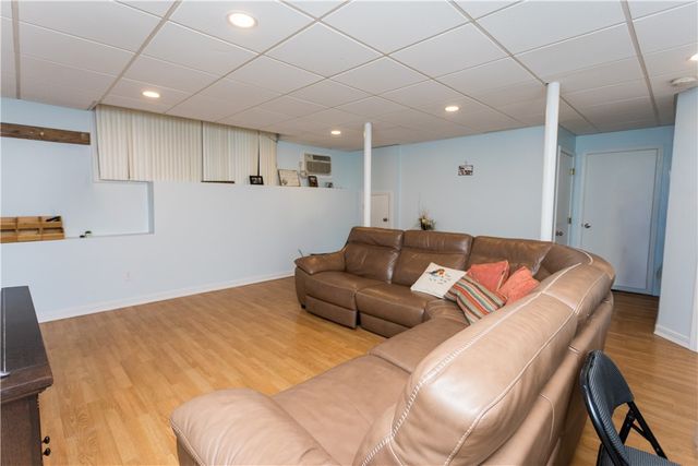 986 Knotty Oak Road, Coventry, RI 02816