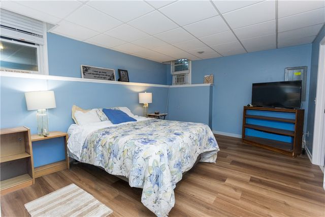 986 Knotty Oak Road, Coventry, RI 02816