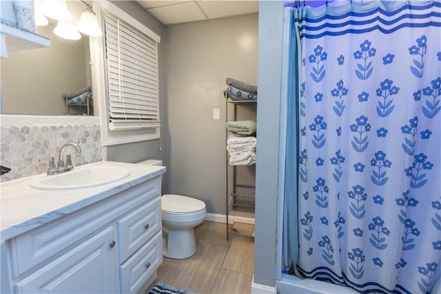 986 Knotty Oak Road, Coventry, RI 02816