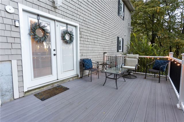 986 Knotty Oak Road, Coventry, RI 02816