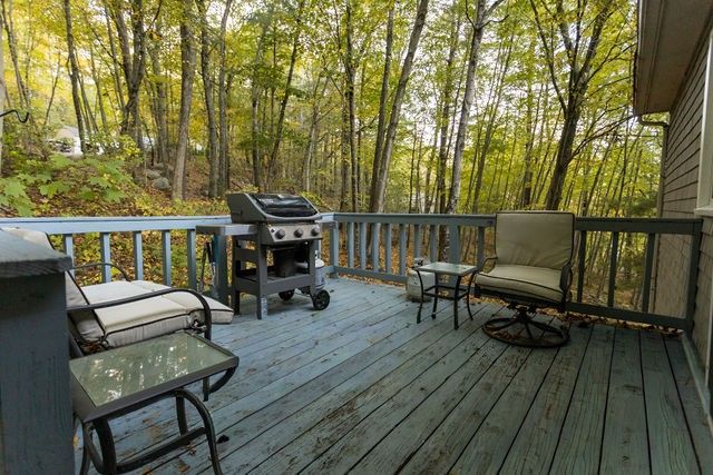 986 Knotty Oak Road, Coventry, RI 02816