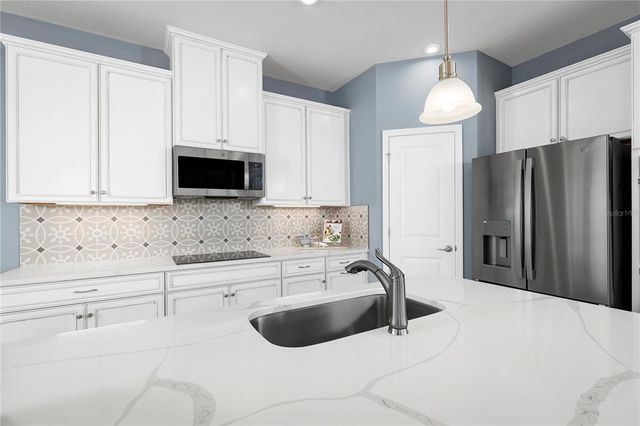 5004 BEAR LAKE LOOP, Deland, FL 32724
