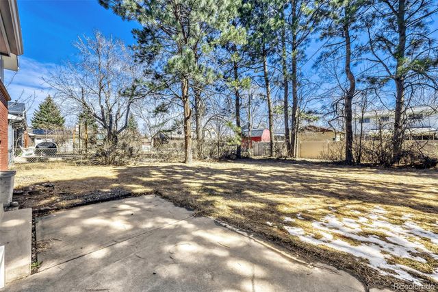 1042 Evanston Street, Aurora, CO 80011