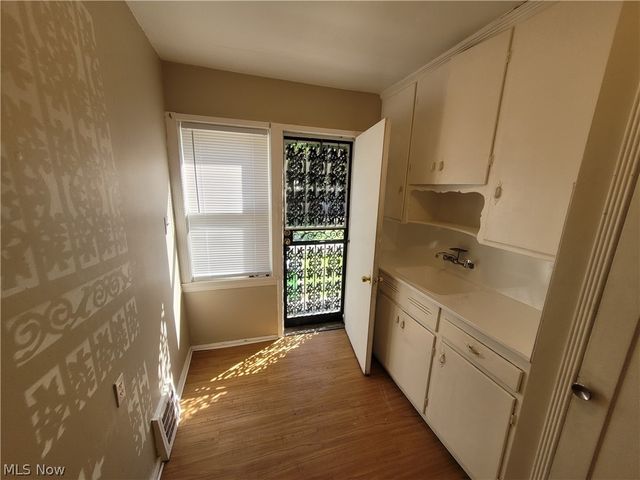 255 E 250th Street, Euclid, OH 44132