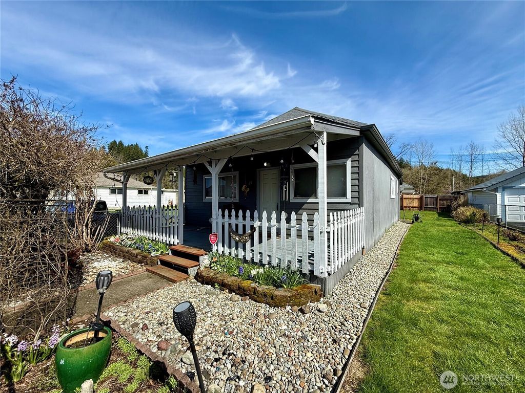 21 Cummings Avenue, Elma, WA 98541