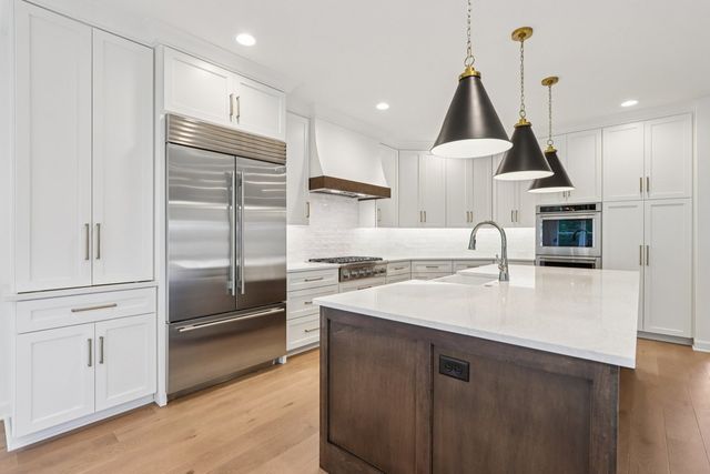 0S360 Kellar Square, Geneva, IL 60134