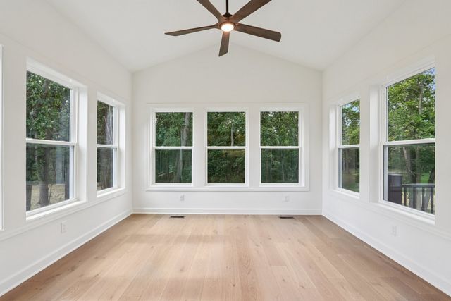 0S360 Kellar Square, Geneva, IL 60134