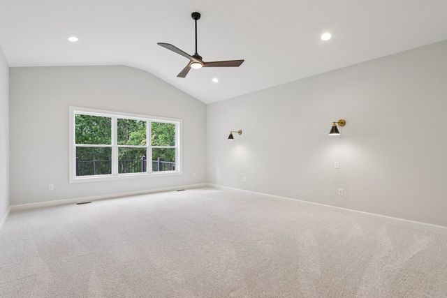 0S360 Kellar Square, Geneva, IL 60134