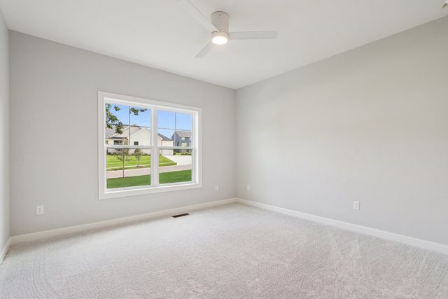 0S360 Kellar Square, Geneva, IL 60134