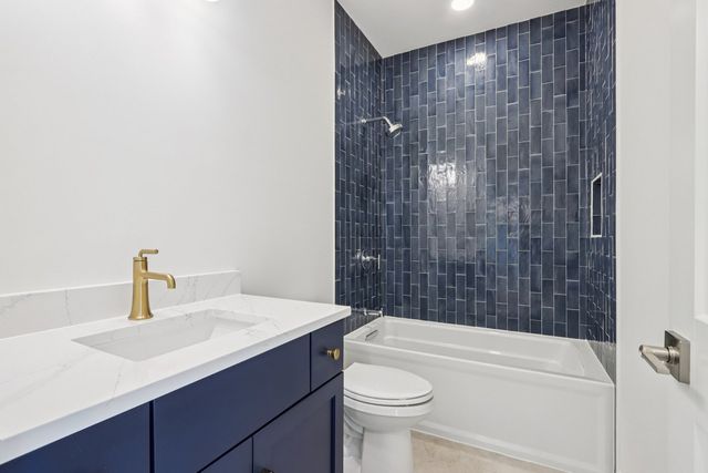 0S360 Kellar Square, Geneva, IL 60134