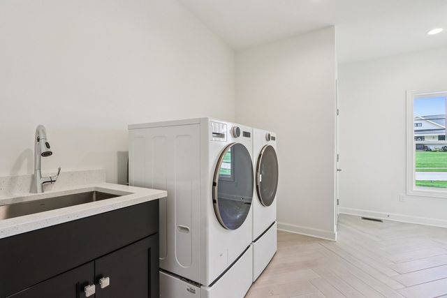 0S360 Kellar Square, Geneva, IL 60134