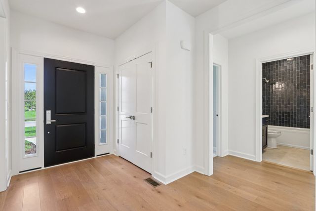 0S360 Kellar Square, Geneva, IL 60134