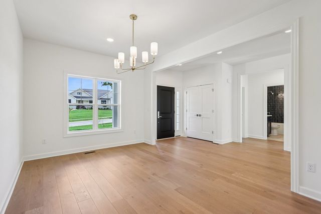 0S360 Kellar Square, Geneva, IL 60134