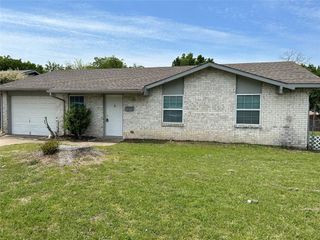 5602 Sundown Lane, Garland, TX 75043