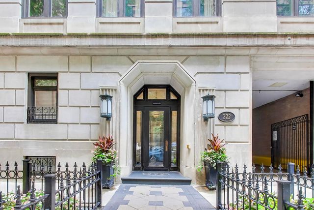 222 E Chestnut Street 9D, Chicago, IL 60611