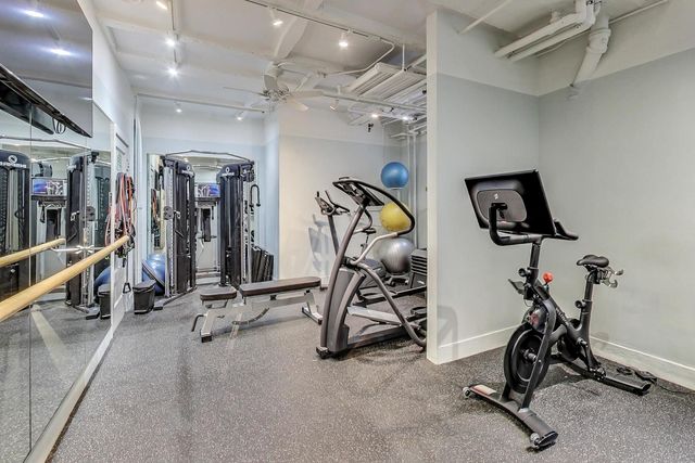 222 E Chestnut Street 9D, Chicago, IL 60611