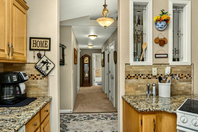 221 Lauer Way, Grants Pass, OR 97526