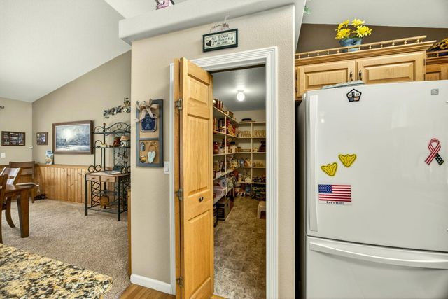 221 Lauer Way, Grants Pass, OR 97526