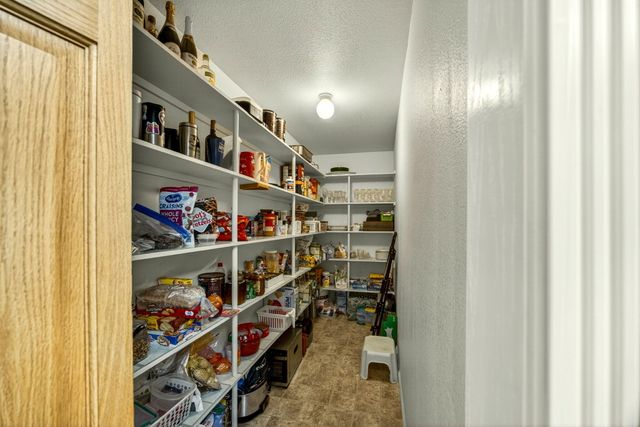 221 Lauer Way, Grants Pass, OR 97526