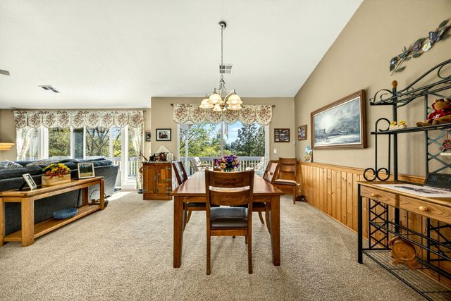 221 Lauer Way, Grants Pass, OR 97526