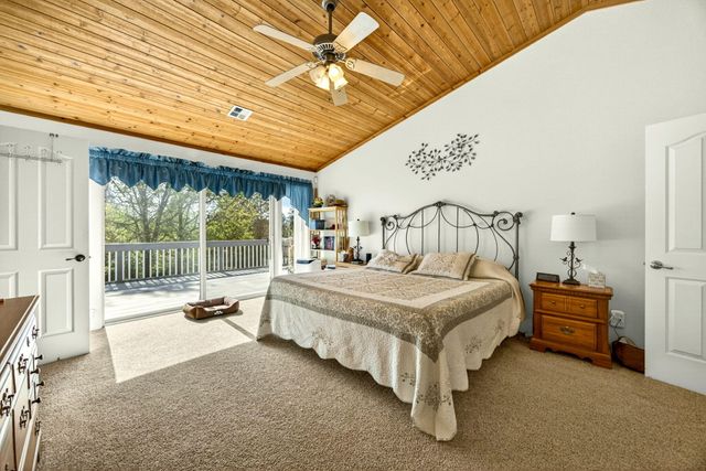 221 Lauer Way, Grants Pass, OR 97526