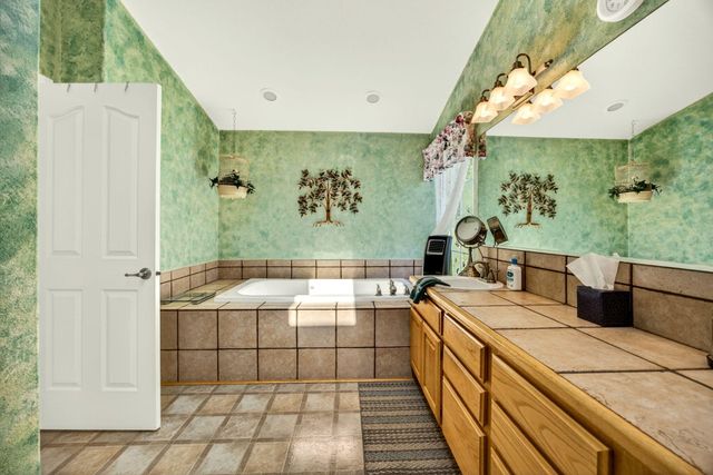 221 Lauer Way, Grants Pass, OR 97526