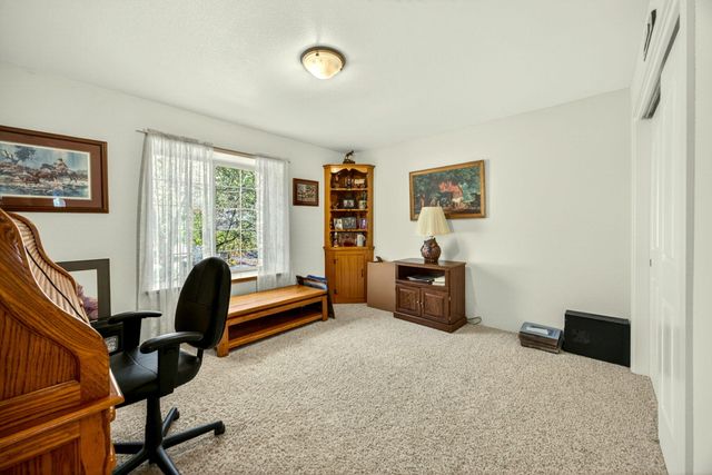 221 Lauer Way, Grants Pass, OR 97526