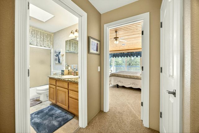 221 Lauer Way, Grants Pass, OR 97526