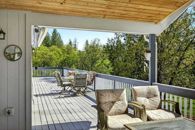 221 Lauer Way, Grants Pass, OR 97526