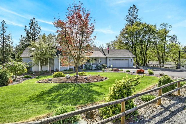 221 Lauer Way, Grants Pass, OR 97526