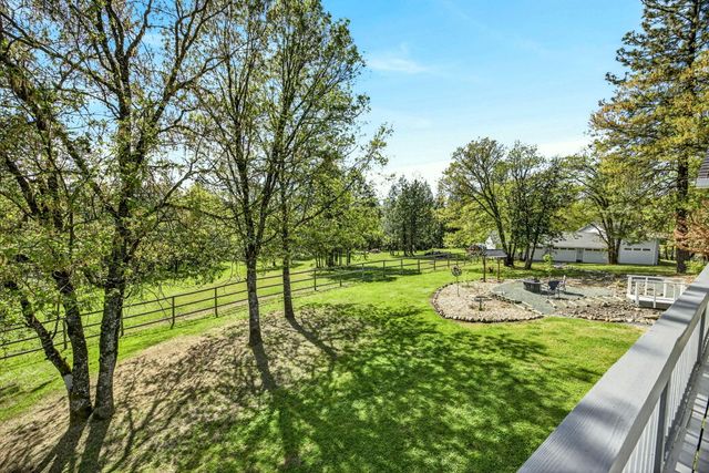 221 Lauer Way, Grants Pass, OR 97526