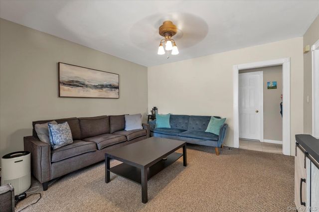 117 Avenue B, West Babylon, NY 11704