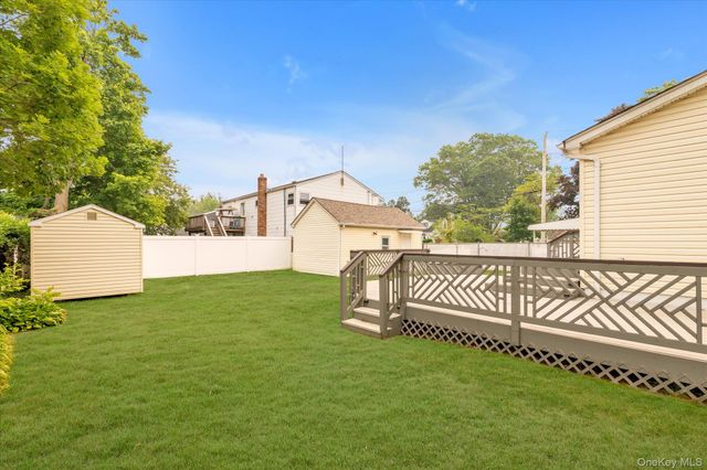 117 Avenue B, West Babylon, NY 11704