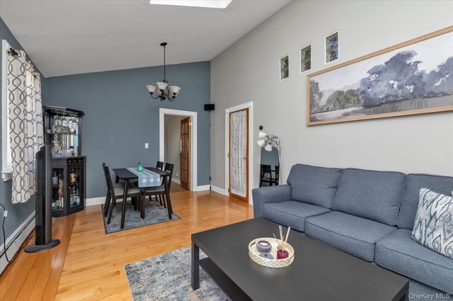 117 Avenue B, West Babylon, NY 11704