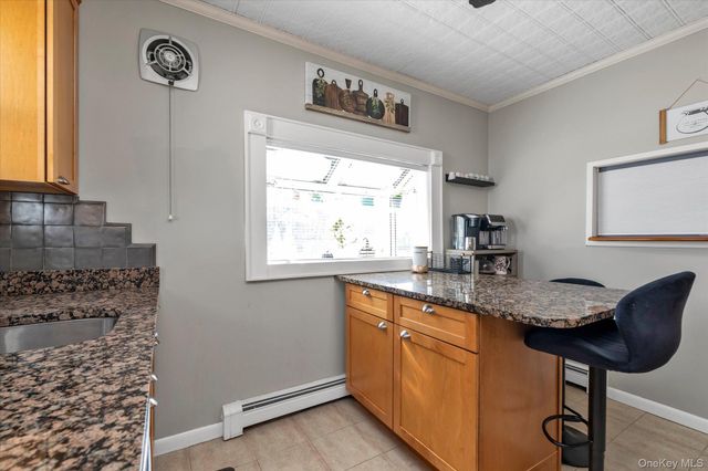 117 Avenue B, West Babylon, NY 11704