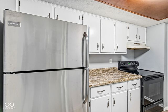 9848 Haven Court, Indianapolis, IN 46235