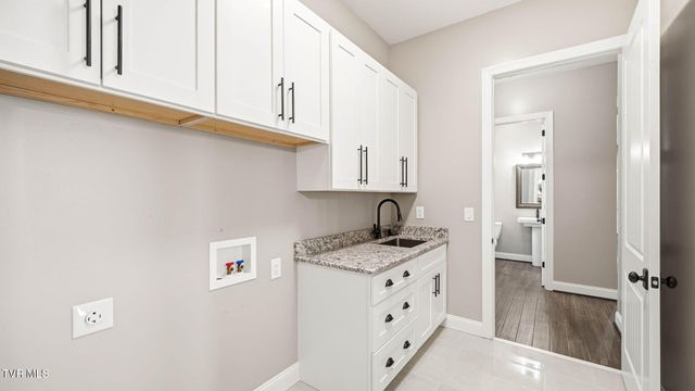 563 Pleasant Valley Road, Jonesborough, TN 37659