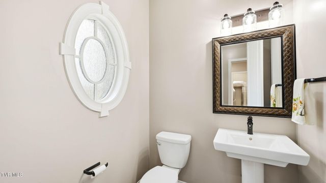 563 Pleasant Valley Road, Jonesborough, TN 37659